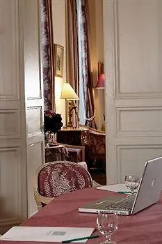 Hotel Najeti Château Cléry 3*