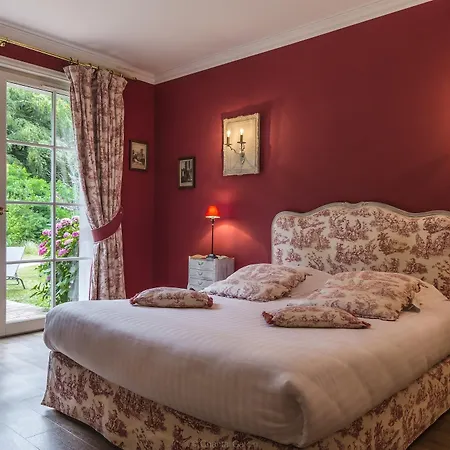 Chateau Clery Hotel 3*