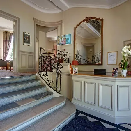 Najeti Château Cléry Hotel