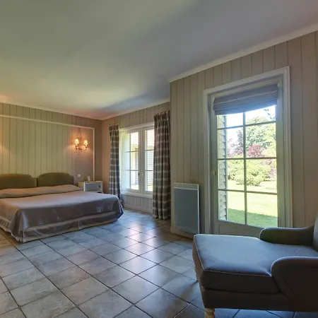 Hotell Chateau Clery 3*