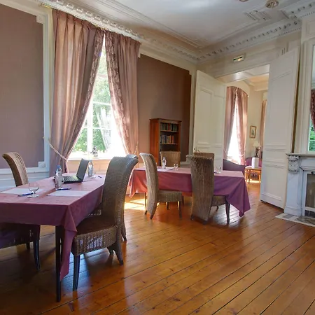 Chateau Clery Hotell