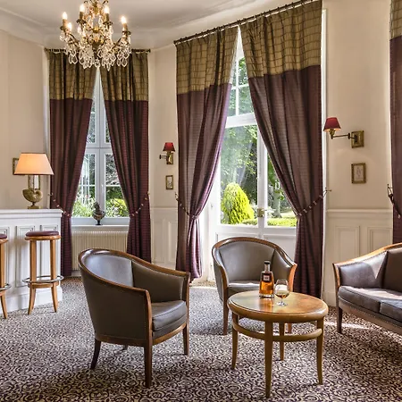 Hotell Chateau Clery 3*