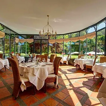 Chateau Clery 호텔