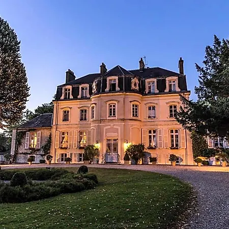 호텔 Chateau Clery 3*