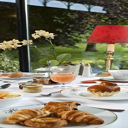 Najeti Château Cléry Hotel