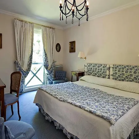 Najeti Château Cléry 3*