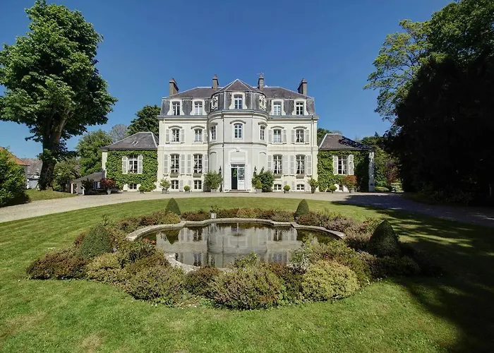 Hotel Chateau Clery 3*