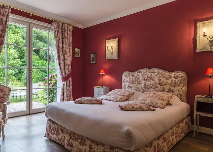 Hotel Chateau Clery 3*