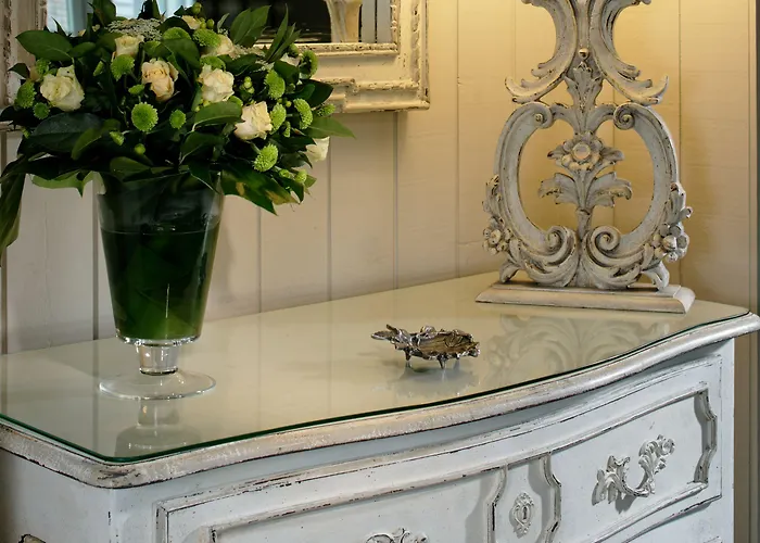 Chateau Clery Hotel 3*