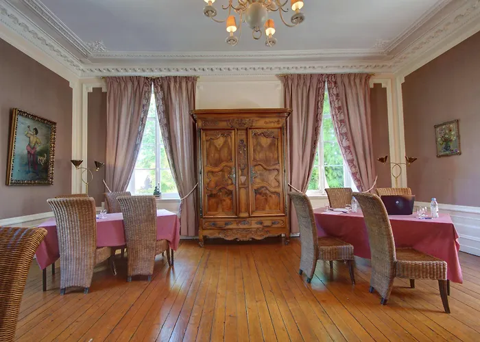 Hotel Chateau Clery 3*