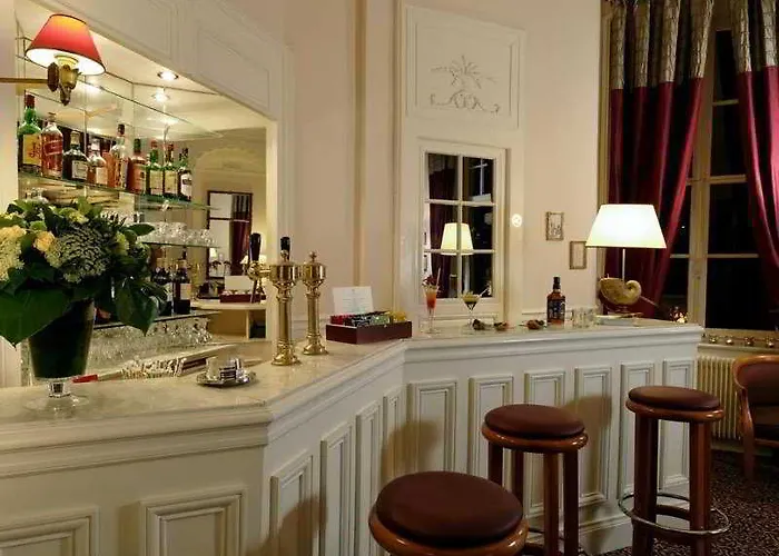 Chateau Clery 3*