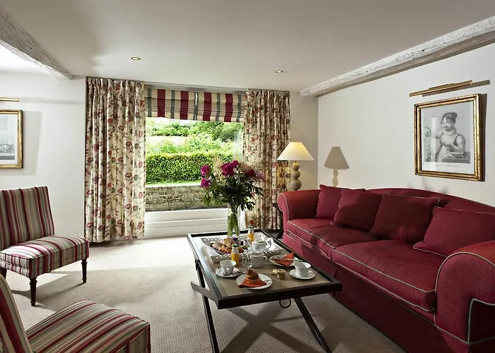 Chateau Clery Hotel 3*