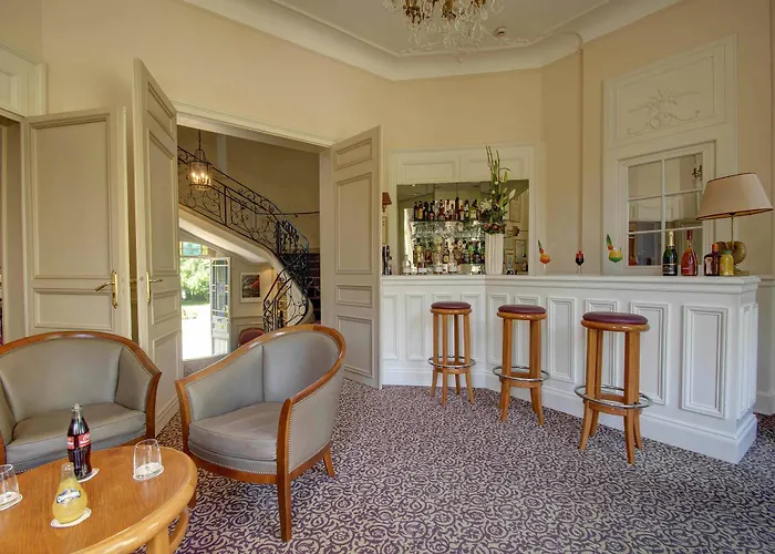 Chateau Clery Hotel 3*